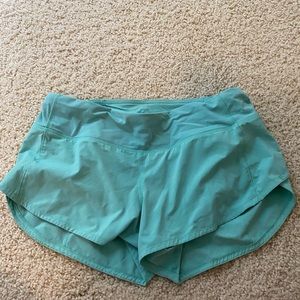LULULEMON SHORTS SIZE 6